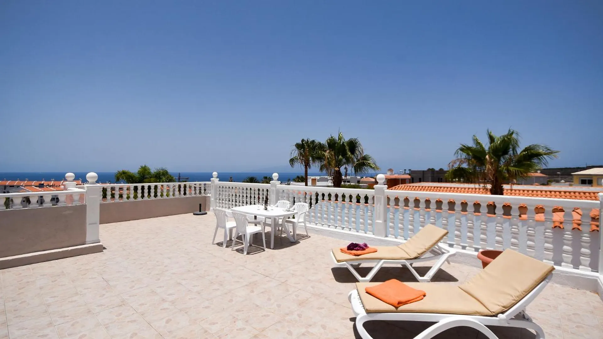 Beautiful 4 Bedroom Villa Private Heated Pool Callao Salvaje