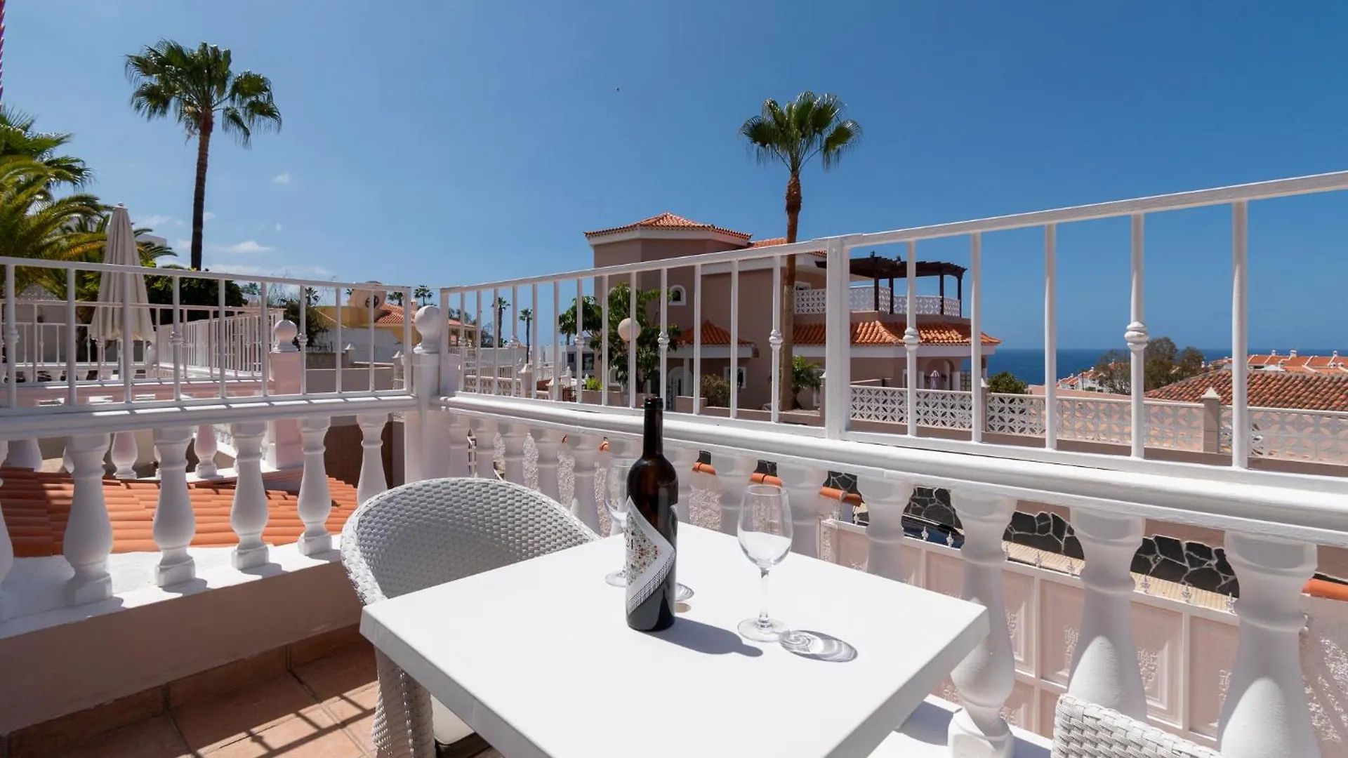 Beautiful 4 Bedroom Villa Private Heated Pool Callao Salvaje