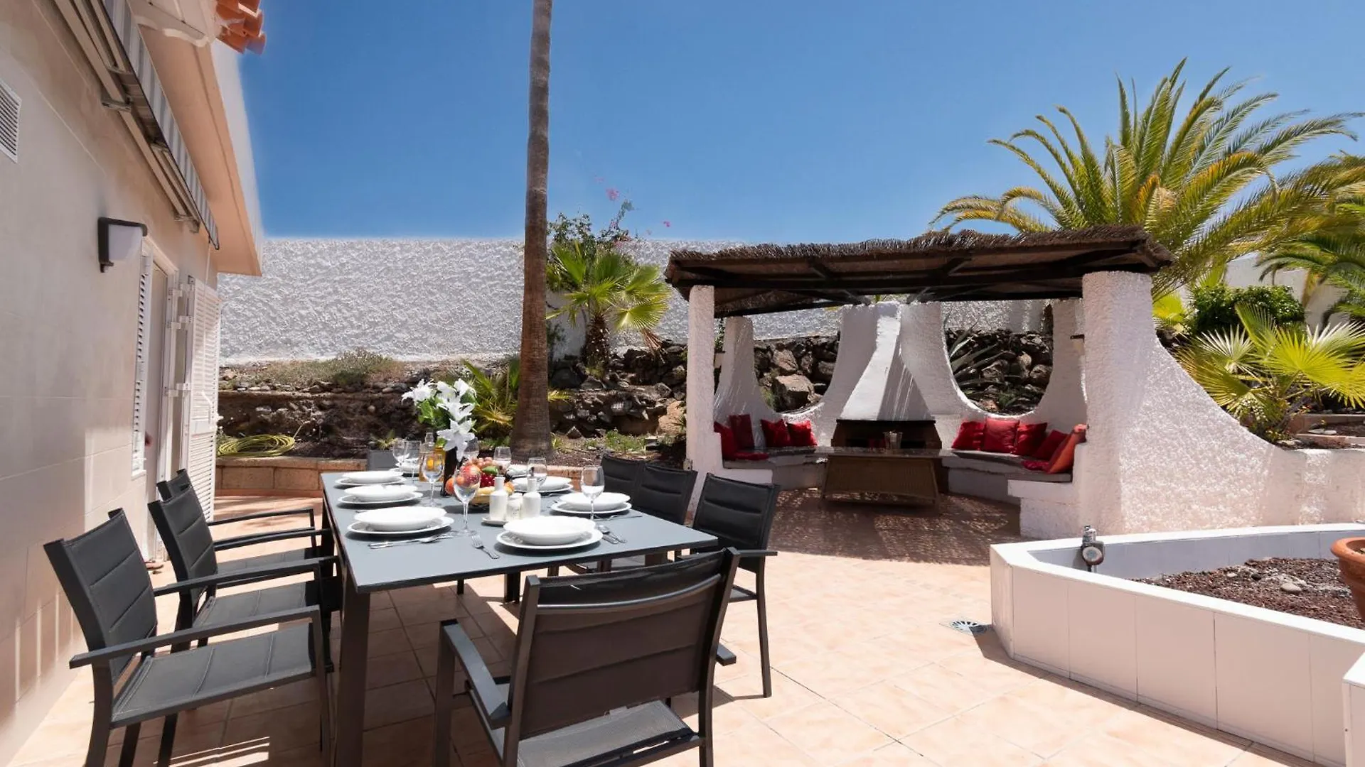 Beautiful 4 Bedroom Villa Private Heated Pool Callao Salvaje
