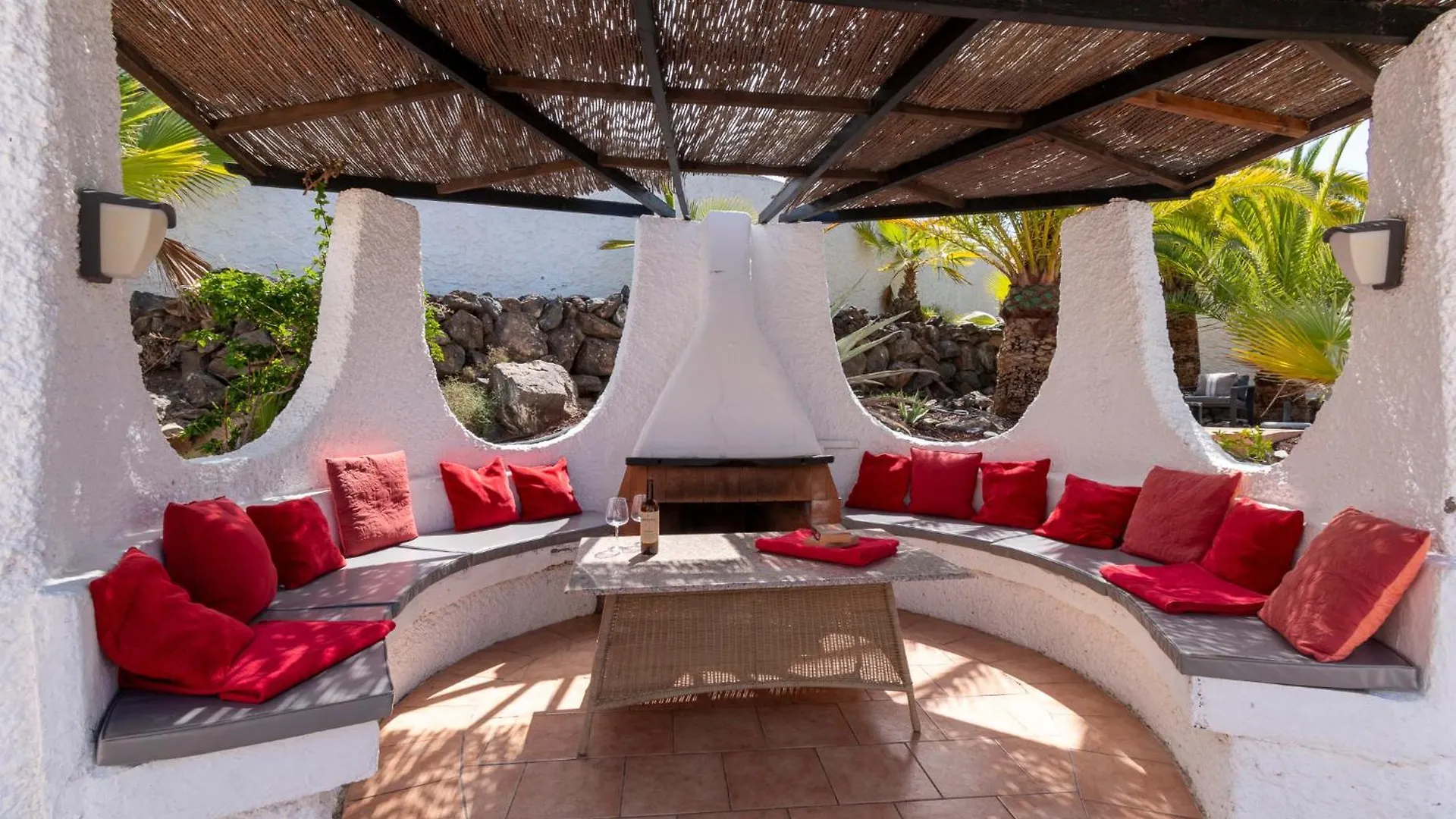 Beautiful 4 Bedroom Villa Private Heated Pool Callao Salvaje